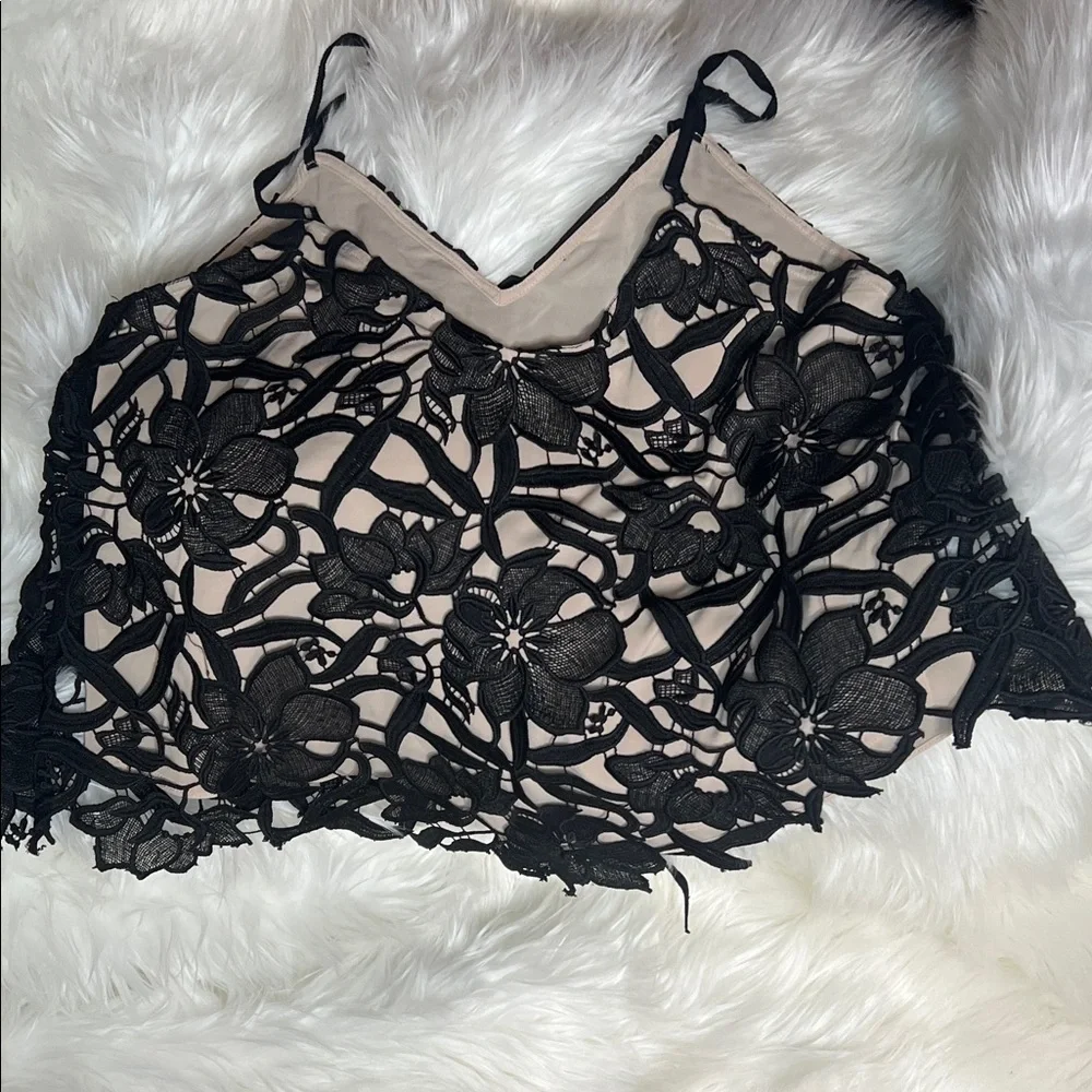 Alice + Olivia Black Floral Lace Camisole - Picture 4 of 4